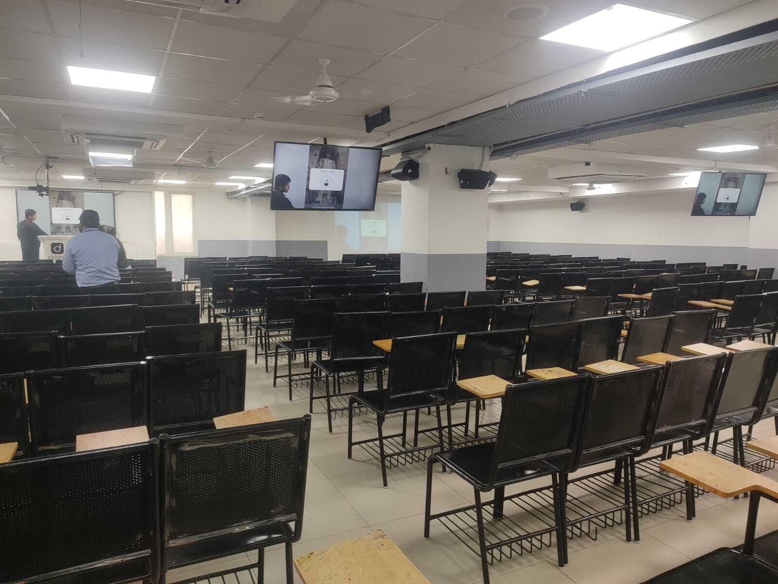 Drishti IAS Karol Bagh Classroom photo 1